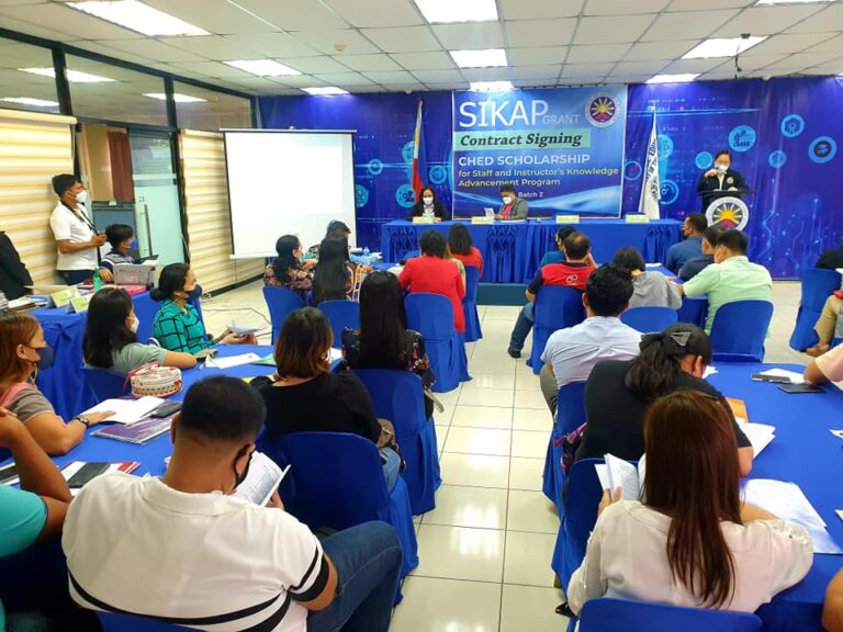 43 SIKAP Grantees sign contract with CHED RO XI